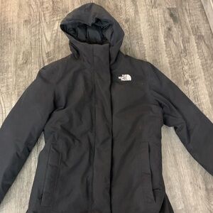 NorthFace Women’s Thigh Length Winter Parka